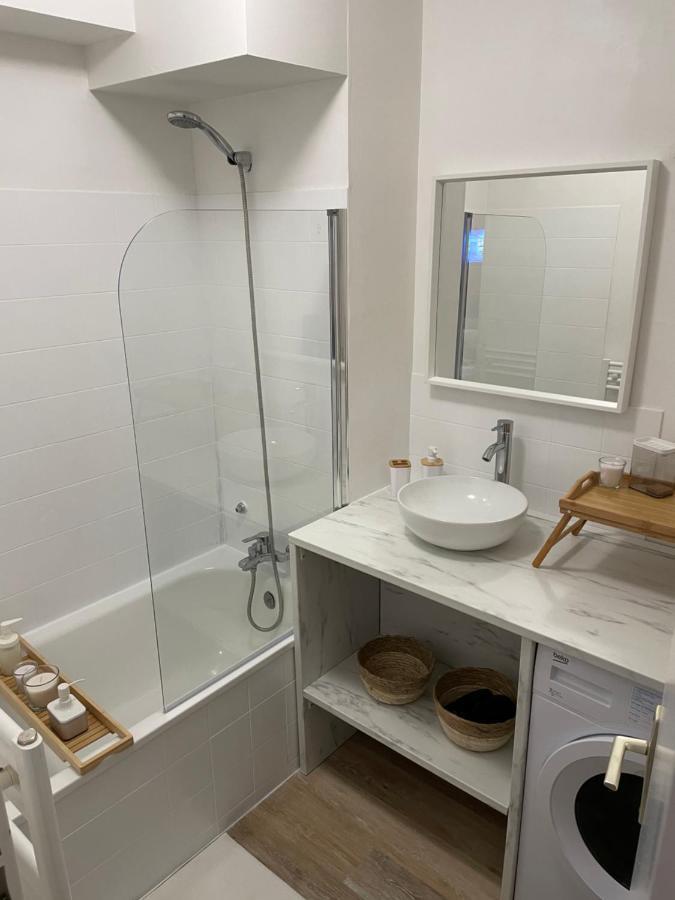 Appartement A 1 Pas De La Plage, Ambiance Boheme Naturel Prefailles Luaran gambar